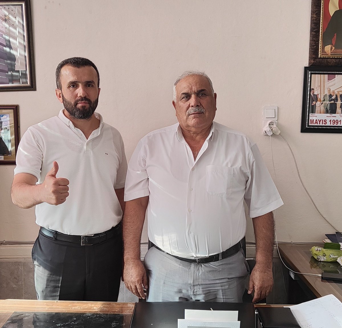 AdanaTesklt_YRP's tweet photo. İl teşkilat başkanımız @hsn_arik
#imamoğlu ilçemizde
İmamoğlu esnaf kefaret odası başkanı Hüseyin Sert'i ziyaret ederek yerel seçimlere yönelik istişare Yaptılar.
@ErbakanFatih @MehmedAltinoz
@nureddingul @rprefahpartisi
#ebebk #Spacemfd #colomboweather #bist100 #BORSA https://t.co/fTIblUe1lU
