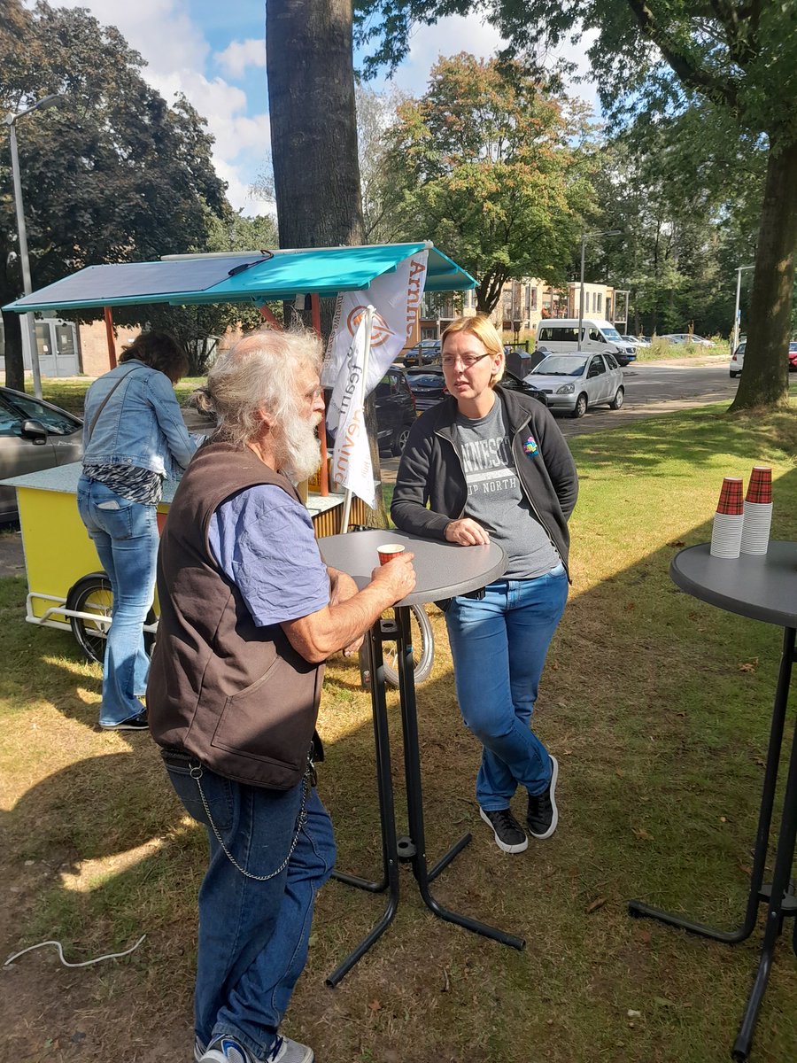stadskok's tweet photo. Vandaag als De Stadskok voor de @Energiebank bij de voedselbank vandaag bij de voedselbank op de Bult (Geitenkamp) gestaan. Het was een groot succes, mede door mijn vers gemaakte tomaten/paprika soep (Turkse peper, ui, tomaat,  paprika, knoflook, zout ...... https://t.co/OxhphIPlB9