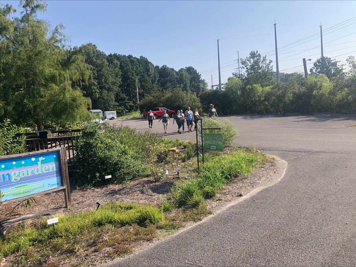 UnitedWayCullCo's tweet photo. Day of Caring 2023 was an overwhelming success with 14 nonprofits served and over 60 community volunteers! #LiveUnited #CullmanUnitedWay https://t.co/cAB4cbcqrg