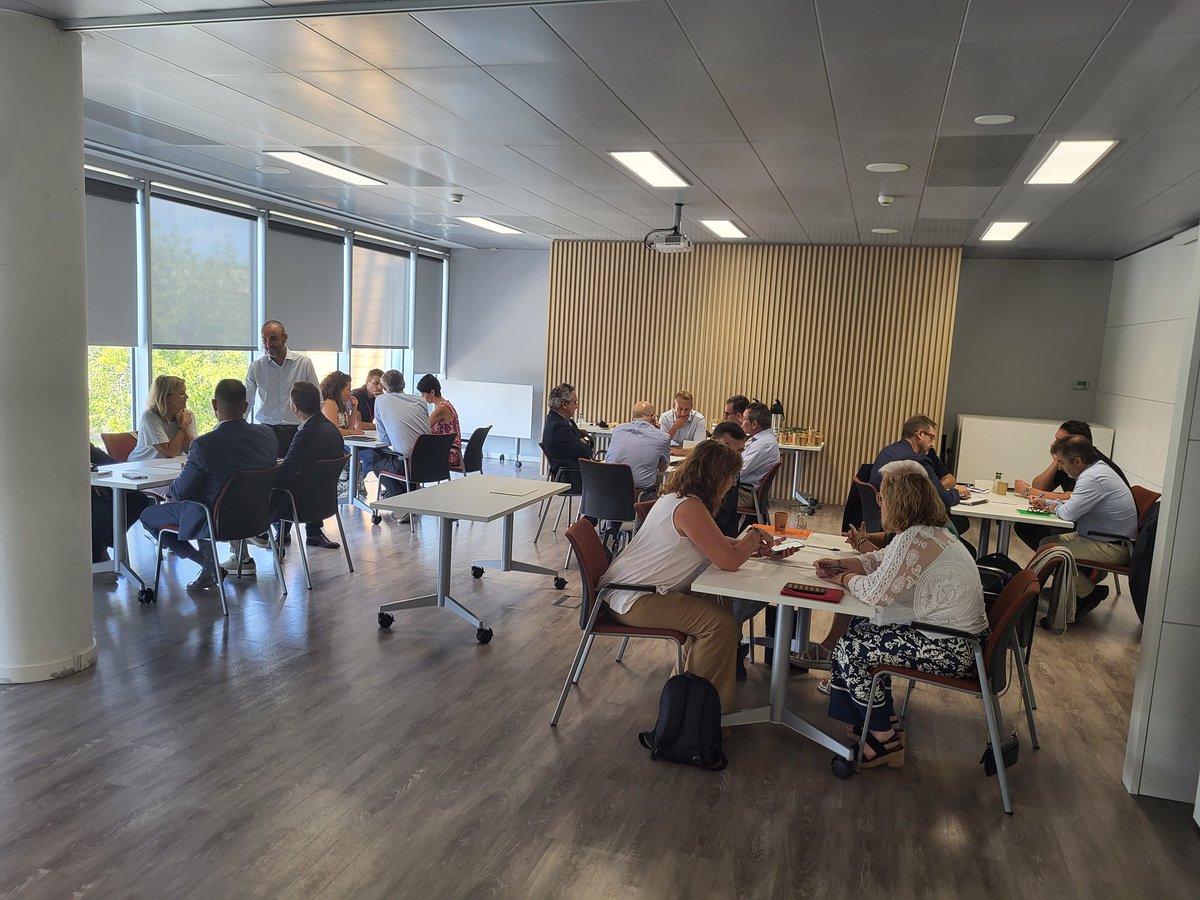 Ayer trabajamos en nuestro auditorio con nuestro equipo de Consejeros Patrimoniales de la DT Catalunya los negocios estratégicos que afrontamos en este 3er. Q.#AXAExclusiv; #AXADTCatalunya; #AXA