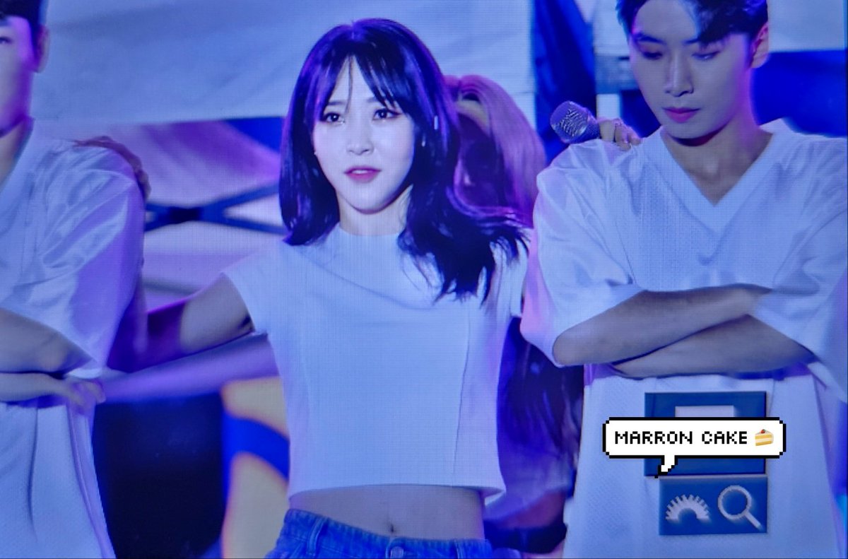_marroncake's tweet photo. 230914 경산 AGAIN 대학가요제 프리뷰
미모 미쳤다!!!😇😇
#마마무플러스 #문별 https://t.co/50pjJJT7v7