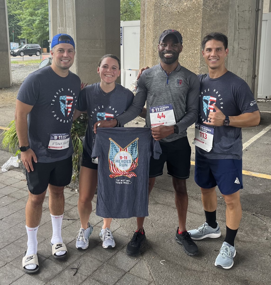 AmerivetSecs's tweet photo. To commemorate the 22nd anniversary of the attacks of September 11th, James Fitzgerald, joined the @TMFoundation 9/11 Heroes Run. He was joined by runners, ruckers, and walkers of all ages and fitness levels to honor the heroes of 9/11 and those who've served our nation since. https://t.co/DpcAnq3ox4