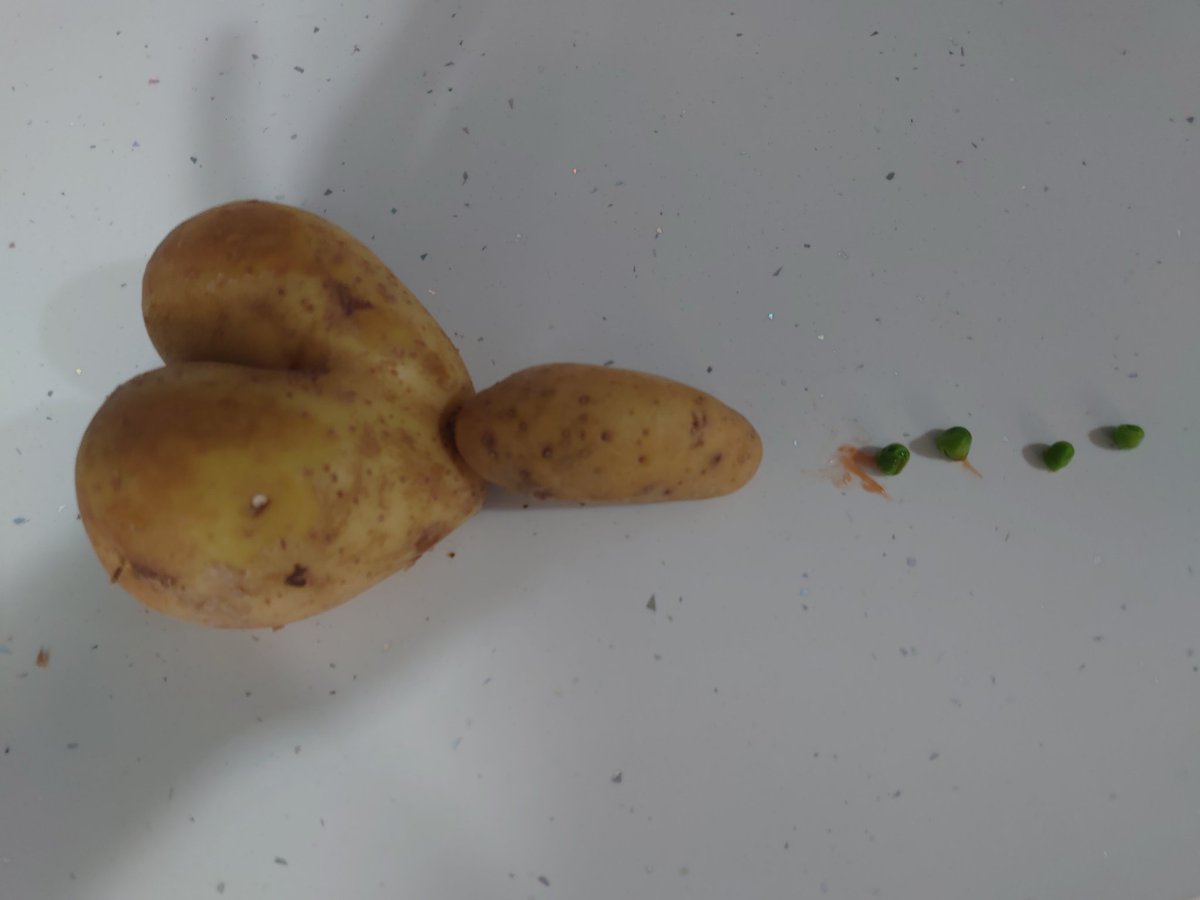 I'm sooooooooooo childish I know ....had to buy the ball bag potato 🤔🤣🤣