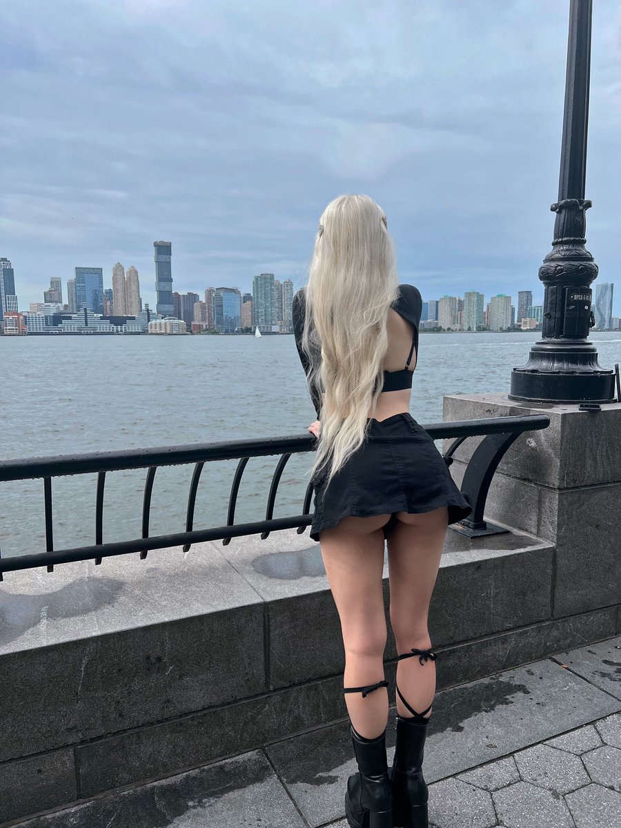 Can you show me around NYC? https://t.co/rIIehJSB05