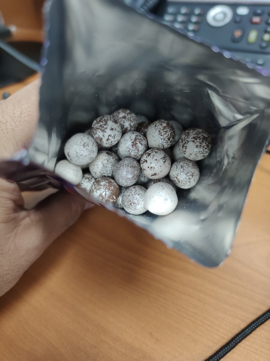 VarasAlarcon's tweet photo. @CarozziHablemos hoy abrí un producto de ustedes y estaba en esas condiciones revisando la fecha de Vencimiento está ok. 
Favor sus comentarios dónde lo puedo ir a cambiar. Acá en #Antofagasta https://t.co/NlBULVegcI