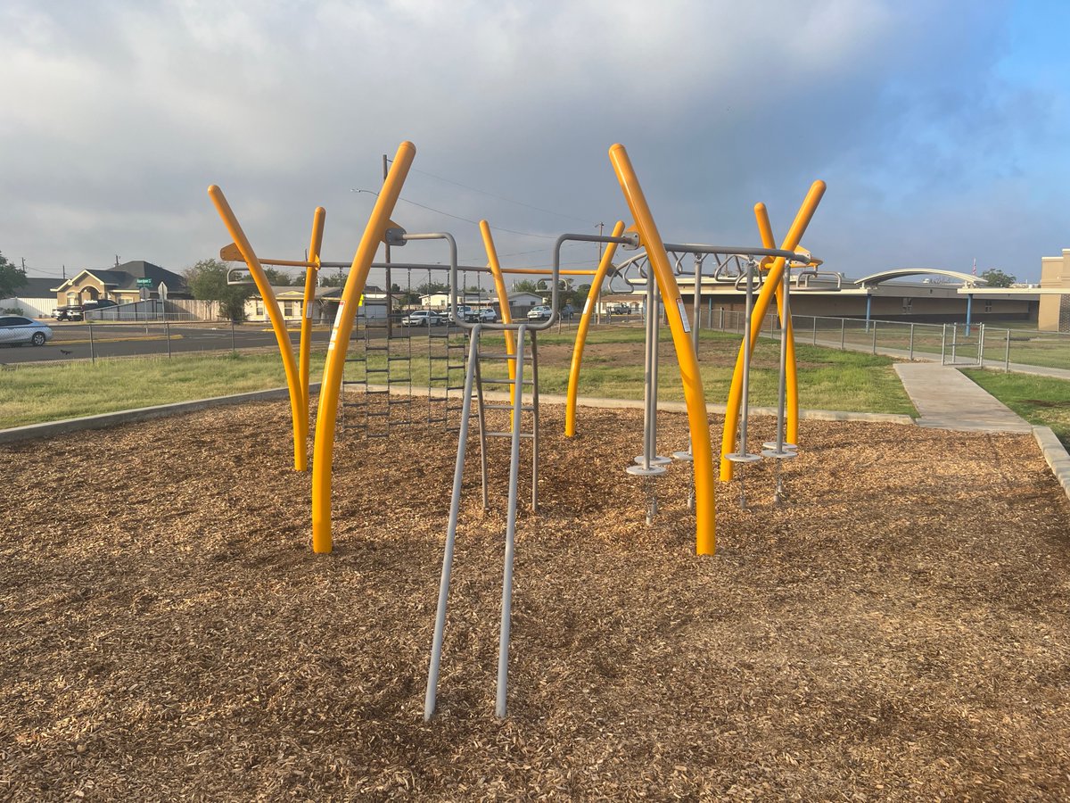 JLPioneers's tweet photo. We have a new playground!  Thank you MISD! @Midland_ISD https://t.co/r5lnxJvOI6