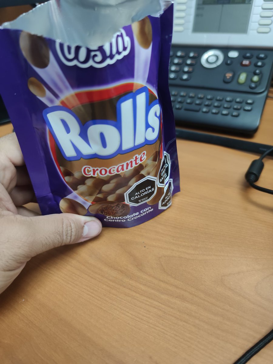 VarasAlarcon's tweet photo. @CarozziHablemos hoy abrí un producto de ustedes y estaba en esas condiciones revisando la fecha de Vencimiento está ok. 
Favor sus comentarios dónde lo puedo ir a cambiar. Acá en #Antofagasta https://t.co/NlBULVegcI