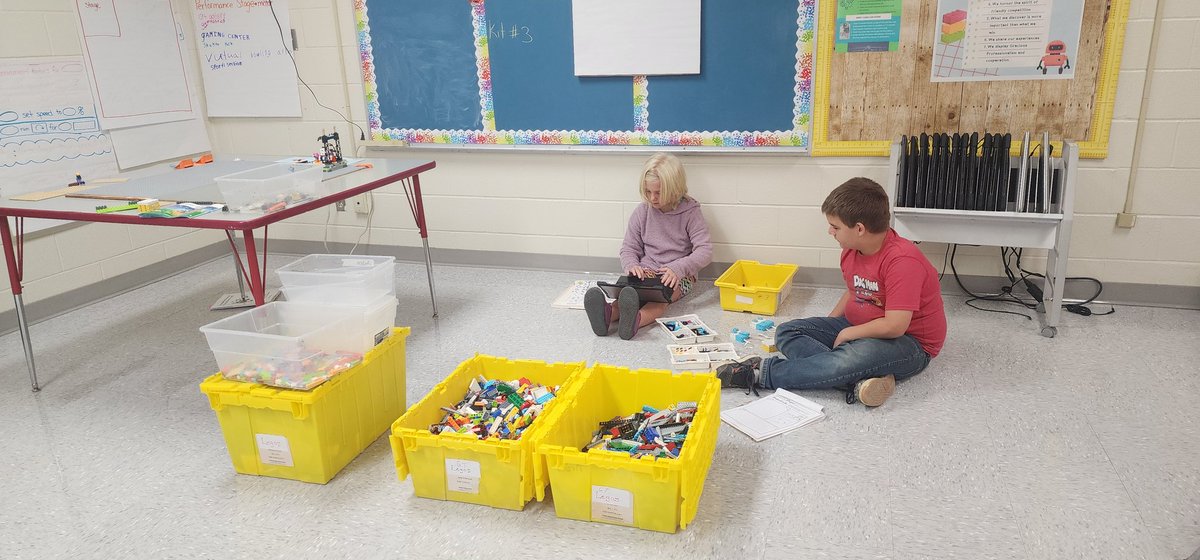 LibLadyinHeels's tweet photo. @aes_gt @AesBulldogs @BanderaISD @FIRSTinTexas Our boards are almost complete and robot designs have begun! https://t.co/REgVFyjTGB