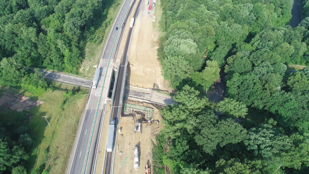 AcrowBridge's tweet photo. As part of the I-94 Modernization Project taking place in Michigan, Acrow has supplied 4 modular steel bridges to carry traffic during major highway construction. Read more about this great project here: https://t.co/K41yQWZGG8
#AcrowBridge #AcrowConnects https://t.co/6cFmUOIhMh