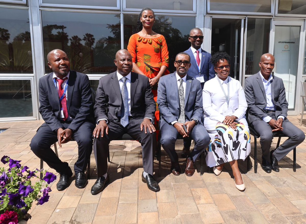 BemanyaT's tweet photo. Thanks to #ARIPO Admn. Council Chairperson, Mr. Willie Mushayi, @Chief_Registrar @cipz_zimbabwe, efforts to protect #copyright. Today's celebrations remind us that the #creativeeconomy is a transformative force in production, investment &amp;
entrepreneurship diversification. https://t.co/IzjXqWnY8W