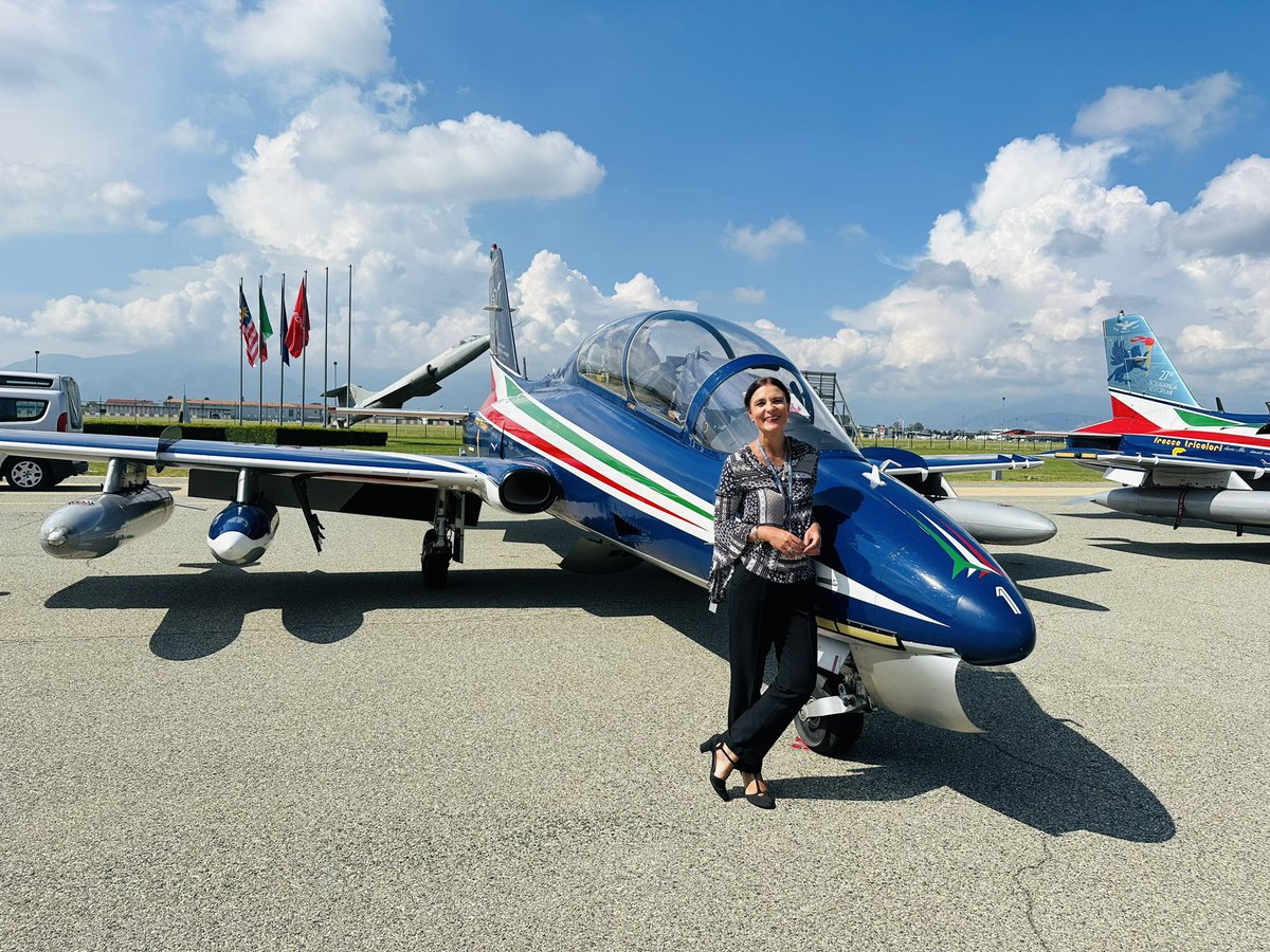 #freccetricolori protagoniste stasera nel telegiornale delle 19.00 e 19.30 di RETE 7 con un’intervista esclusiva realizzata oggi al Comandante #stefanovit in attesa del grande spettacolo di domenica sui cieli di #torino 
<a href="/crpiemonte/">Cr Piemonte</a> <a href="/FrecceTricolori/">Frecce Tricolori</a> <a href="/regionepiemonte/">Regione Piemonte</a>