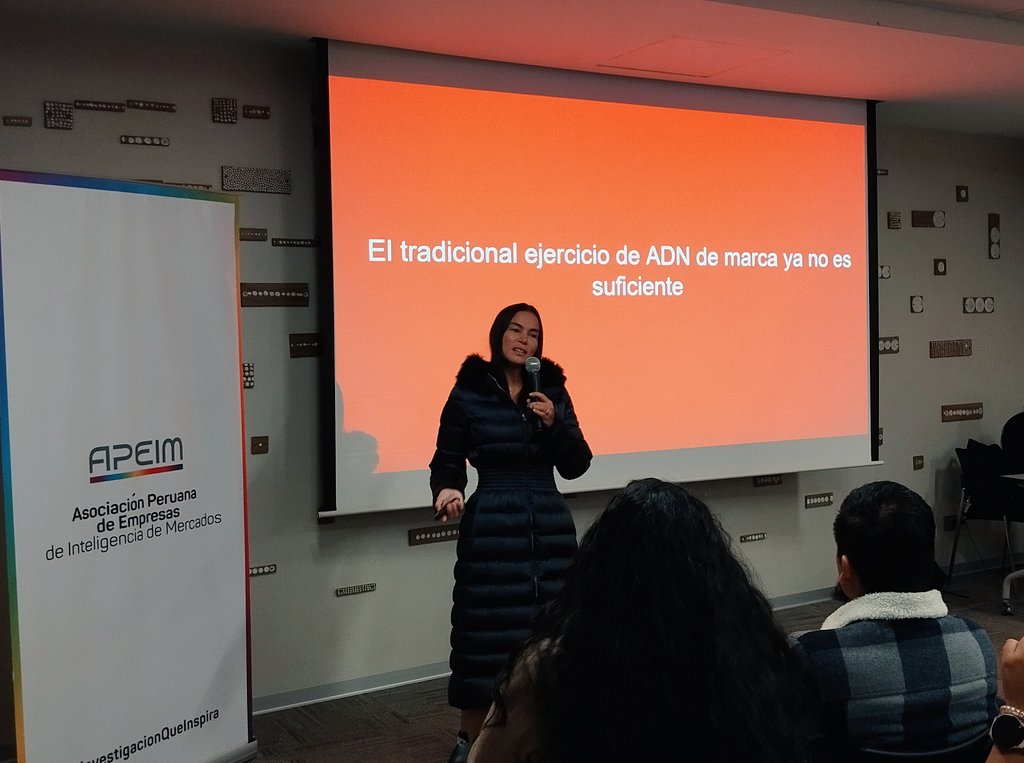 consumer_truth's tweet photo. "No concibo la #Publicidad sin la #Investigacion" ponerse los zapatos de investigador en el caso @Nike #CushioningRoute 👟 según @luolivaresc en el #OPENApeim de @APEIMPeru en la charla "El #Propósito como caso de #Negocio"

#APEIM #InvestigacionQueInspira #PropositoDeMarca https://t.co/9SW5kwOwZi