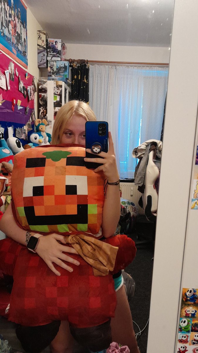 Emma_owouwu's tweet photo. @Paluten er ist da!! Alle vereint <3
(Ich kann nicht mehr alle halten :,) ) https://t.co/rcAsmlojGN