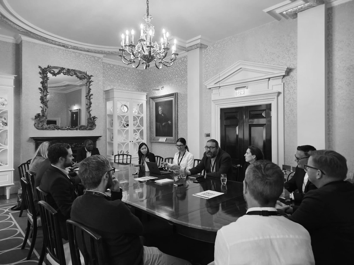 CxO_events's tweet image. Data is the primary asset for organisations driving innovation, and the focus of the next boardroom session at the Global CDO Institute: London event, hosted by Pareesa Bina  - Enterprise Account Executives at Multiverse #GlobalCxOInstitute #DataLiterate #data #GlobalCDOInstitute