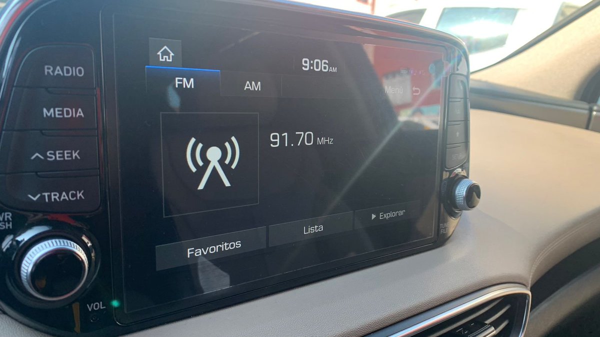 CarlosEn917Mix's tweet photo. El 14 de Septiembre se celebra el Día del Trabajador de la Radio y la Televisión. Te invito a compartir el radio, bocina, grabadora, estereo o aparato en el que nos estes escuchando. Usa #EsDechavoRock como lo hace: #JoseDavid #Lety #MagdaHdz #Jess https://t.co/ewvdVKuKlo
