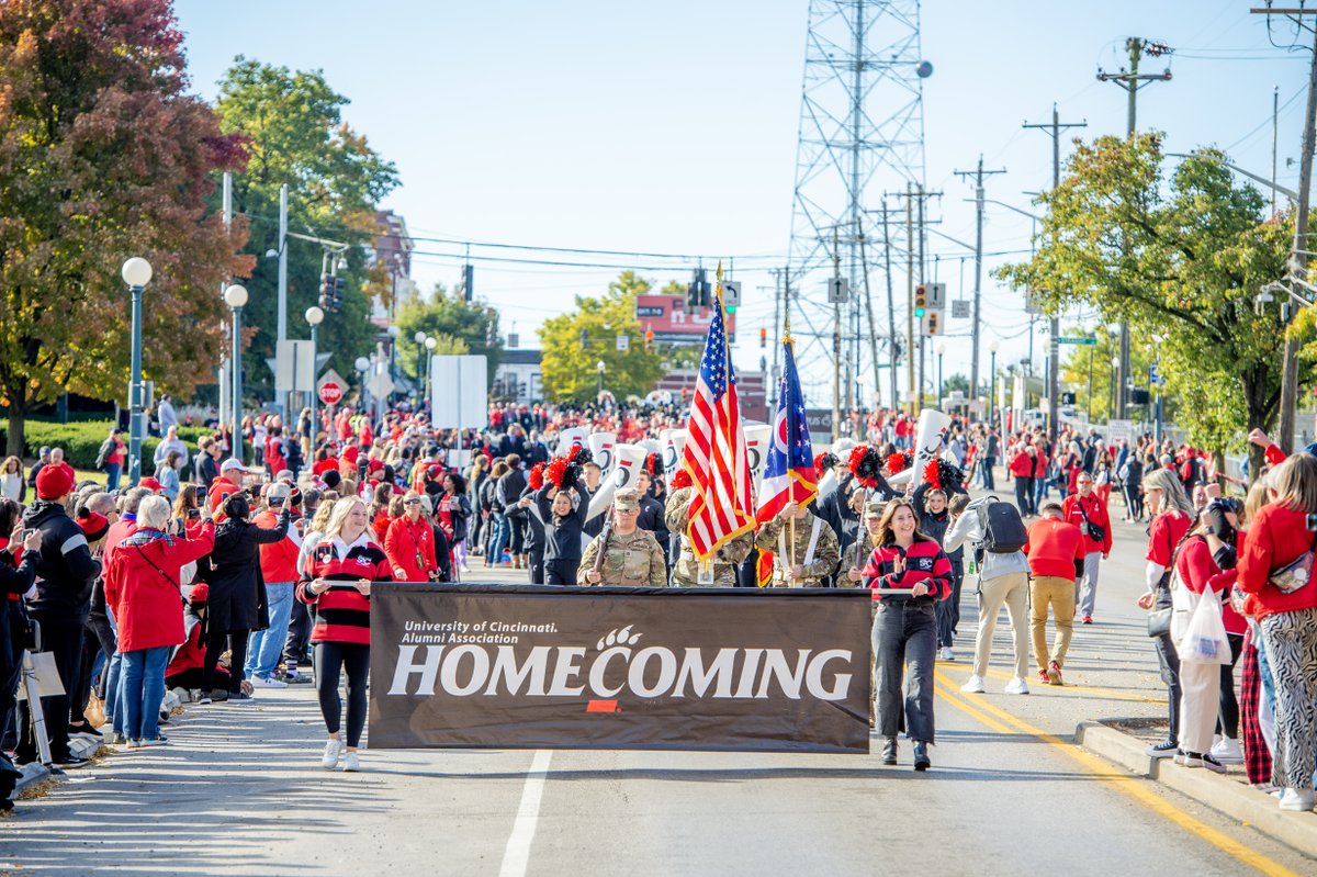 uofcincyalumni's tweet photo. This year’s Homecoming game will be Saturday, Oct. 14, when the Bearcats meet Iowa State 🏈 

Celebrate the inaugural Big 12 season amid a full slate of festivities. Connect with old friends, make new memories and cheer on the Bearcats to victory! #UCHomecoming #DownTheDrive https://t.co/Qi7L0n2xG2