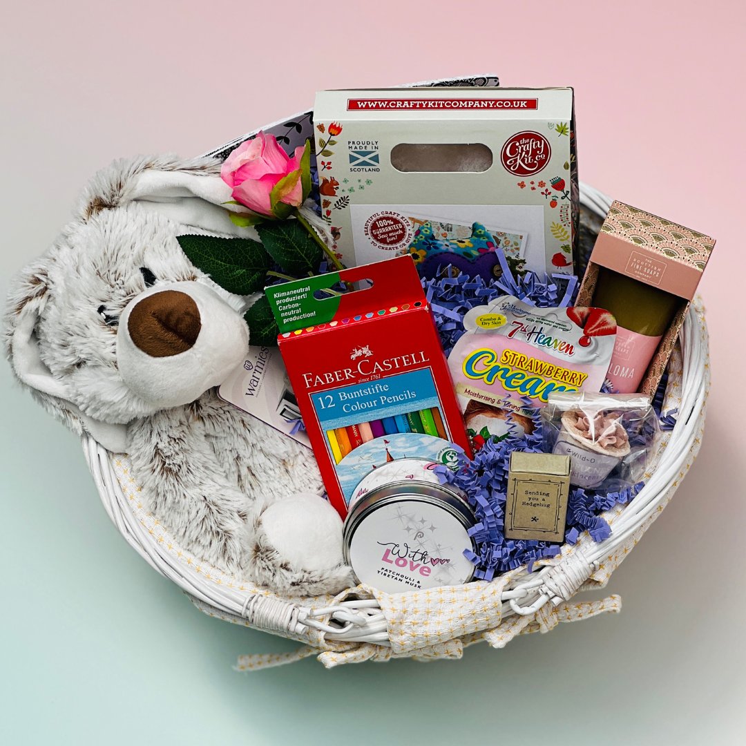 Today's Gift Basket Of The Day is "Sending Hugs Gift Basket"

ow.ly/lI6e50P7Bs1

Follow &amp; RT to enter #prize draw to #win a Gift Basket. More info via our blog.

#dailydispatch #gifts #competition #giftbasketsrule #pampergifts #birthdaygifts #19thbirthdaygift