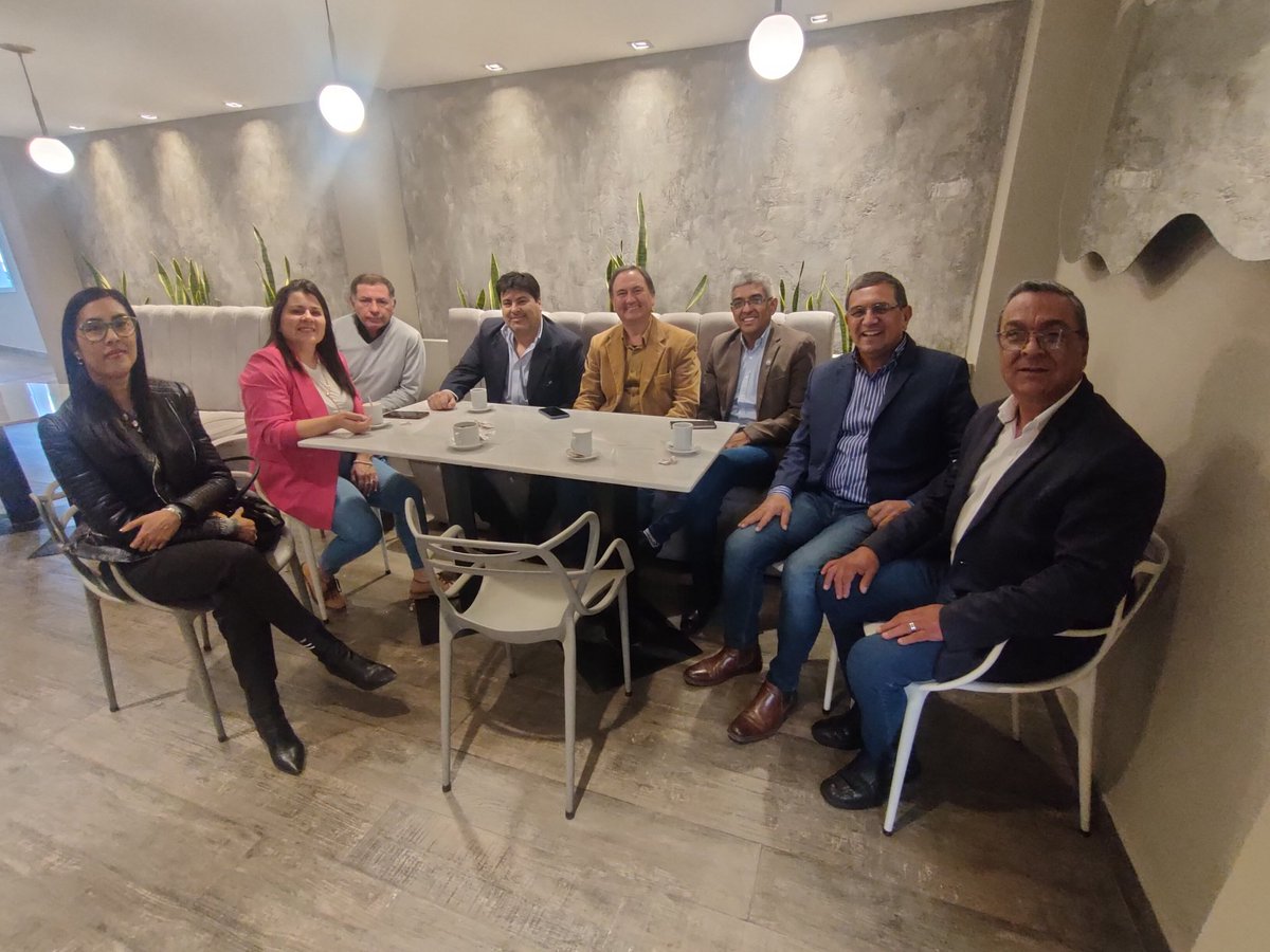 #DiaClave EN <a href="/LegislaturaLR/">Legislatura La Rioja</a>  los convencionales ponen primera y los diputados acompañan ! 

<a href="/RenzoCastroLR/">RenzoCastro</a>  <a href="/godoyantoniook/">antonio roberto godoy</a>  <a href="/RobertoLunaOK/">Roberto Luna</a>