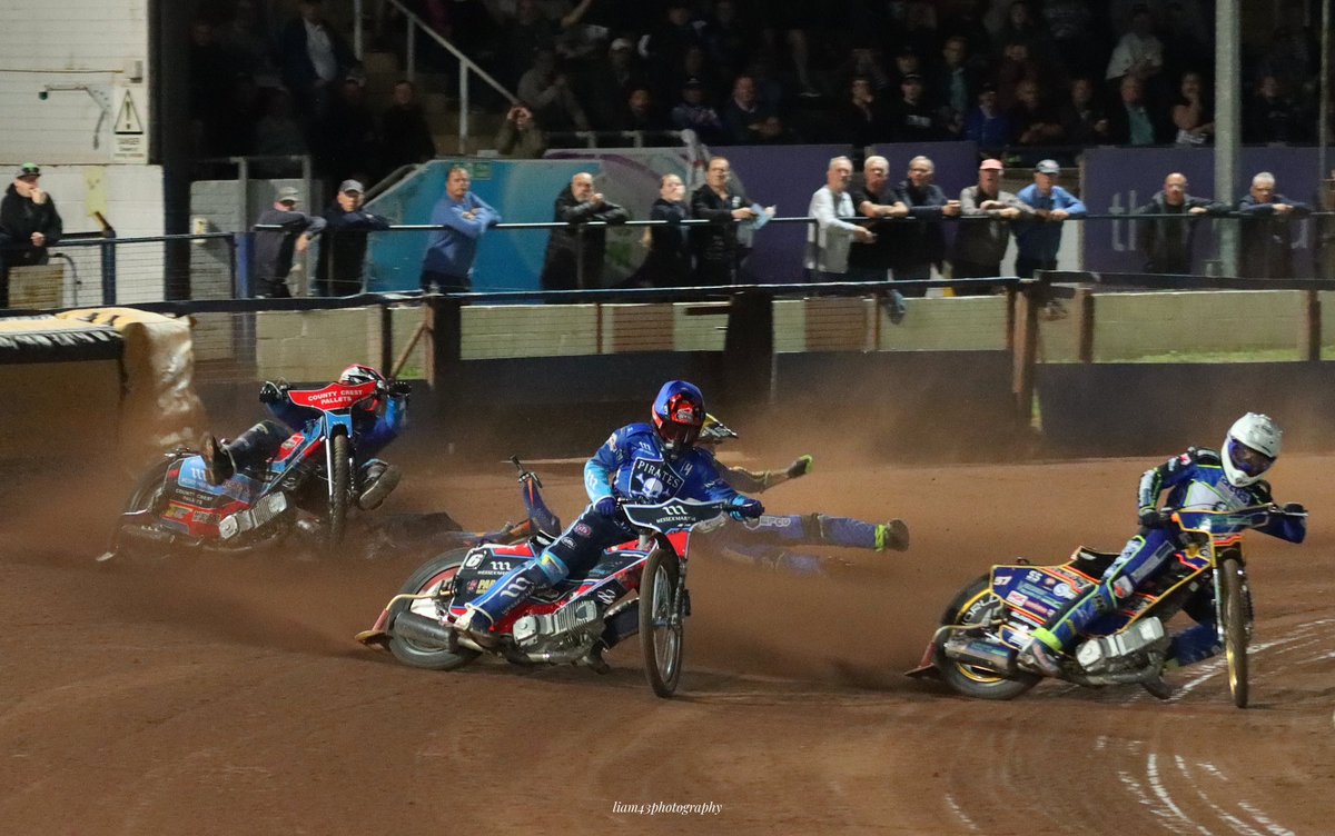 liam43photos's tweet photo. Glad both riders were ok after this first corner crash last nights!

More photos form the meeting to come later today. 

#Speedway #PoolePirates #ScunthorpeScorpions #speedwaylife #speedwayphotograpy #crash #sportsphotography #canonphotography #canon #canon_photos https://t.co/TYIDCqYenu