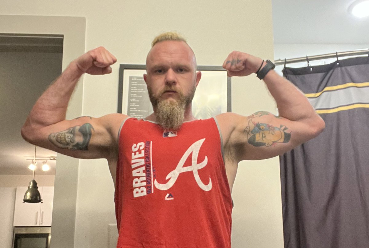 TheBoozerweight's tweet photo. Today vs August 26th vs July 25th. Monday will be four months post surgery. Cleared to lift 10 pounds this week (which means I’ve been doing 15-20 pounds on some exercises 🤫). #BionicBoozerweight https://t.co/ge8tzdvZtt