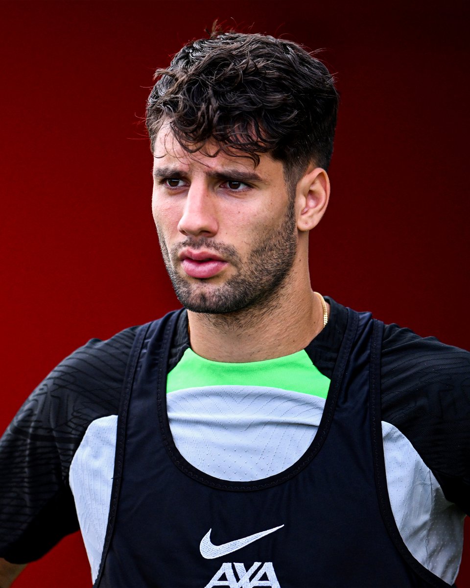 LFC's tweet photo. Szobo 🇭🇺 https://t.co/UBP2ouVGAF