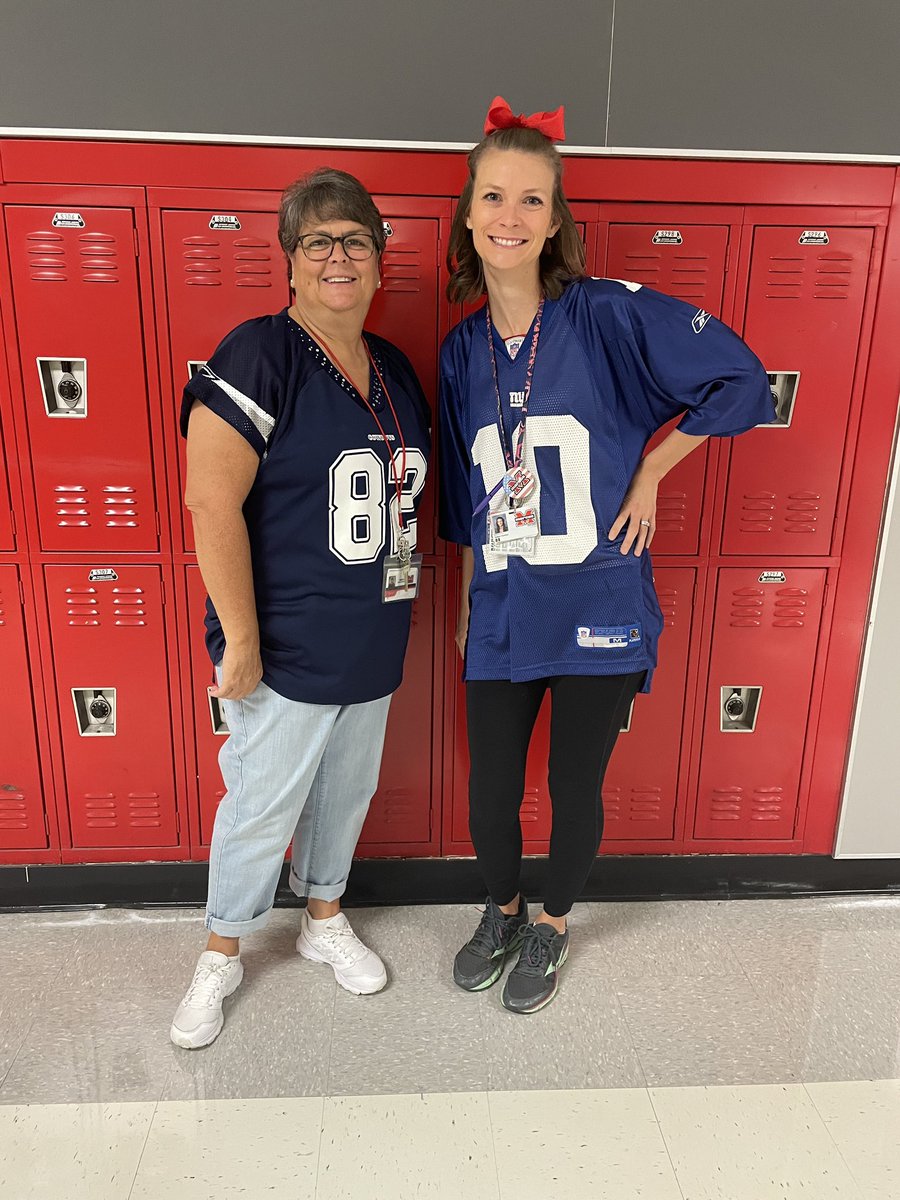 marcusstuco's tweet image. Today is Team Kindness!!🏈⚽️🏀
#LISDBEKIND