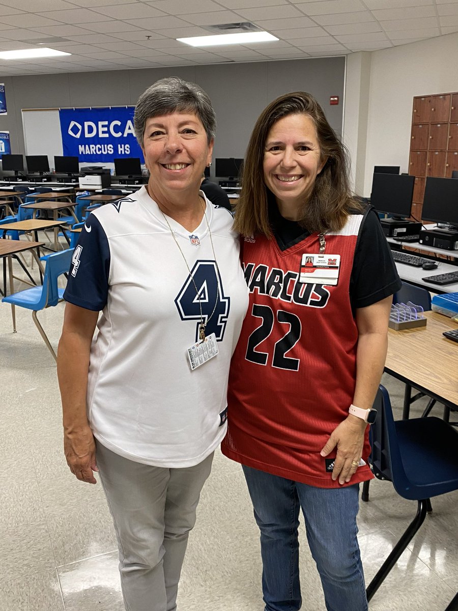 marcusstuco's tweet image. Today is Team Kindness!!🏈⚽️🏀
#LISDBEKIND