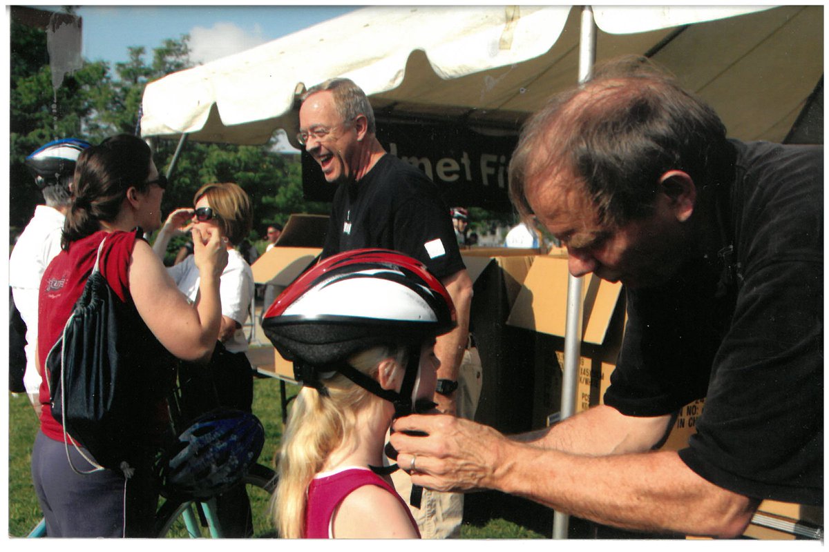 AroundLou's tweet photo. Throwback Thursday HBP Edition! Check out these photos from when it was just the Mayor's Hike &amp; Bike 👀 circa 2010, Memorial Day on the @wfpark Great Lawn!
#TBT #HBP #HikeBike #2010 https://t.co/J9920w9QOG