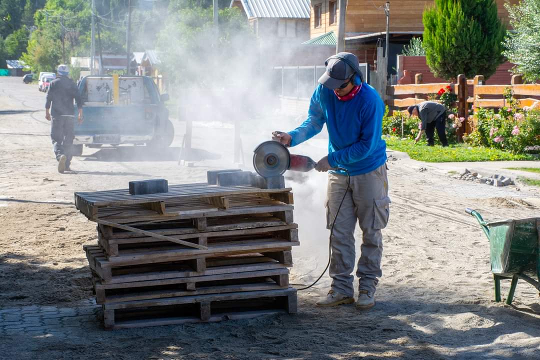 Una #ArgentinaGrande es con Obra Pública.

<a href="/gkatopodis/">Gabriel Katopodis</a> 
<a href="/ObrasPublicasAR/">Ministerio de Obras Públicas</a>