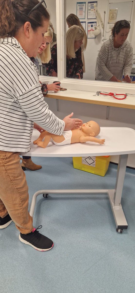 ljmsmith's tweet photo. Wonderful day facilitating #SRENC in @NHSGGC  teaching midwives to do the detailed examination of the newborn. #SMMDP https://t.co/6k8ql2BBNG