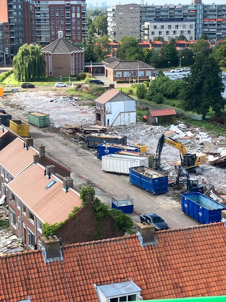D66Trijntje's tweet photo. Voor de liefhebber: vrijstaande woning, #opknappertje #kraaihoek #papendrecht https://t.co/pAZifU9E5W