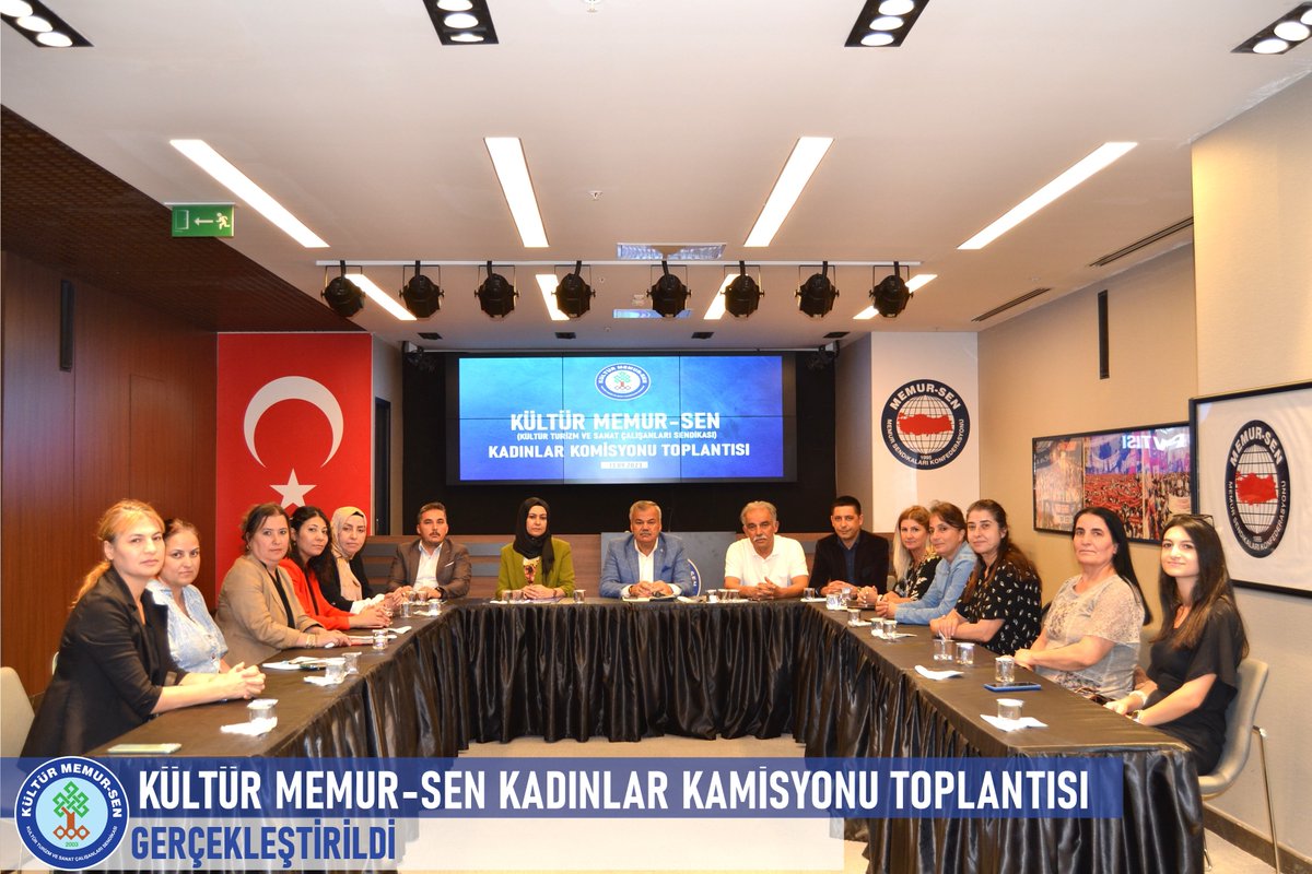 KltrMemur's tweet photo. Kültür Memur-Sen Kadınlar Komisyonu toplantısı Memur-Sen Genel Merkezinde gerçekleştirildi

🔗https://t.co/lBjwyqk3AV https://t.co/nmix5QAoGE