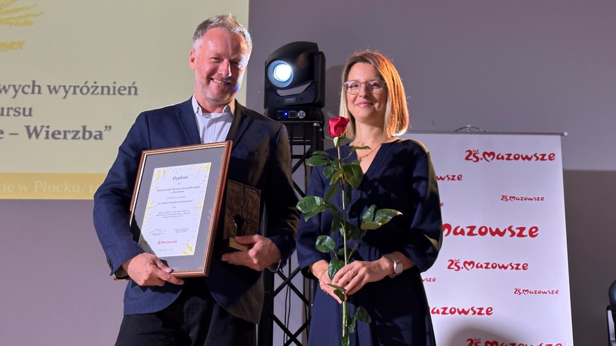 🏆 Z dzisiejszej gali wręczania nagród w konkursie „Mazowieckie Zdarzenia Muzealne – Wierzba” wracamy z trzema statuetkami! To dla nas duża radość! Dziękujemy! @rzydel #PME #muzeum #Mazowsze #konkurs #Wierzba