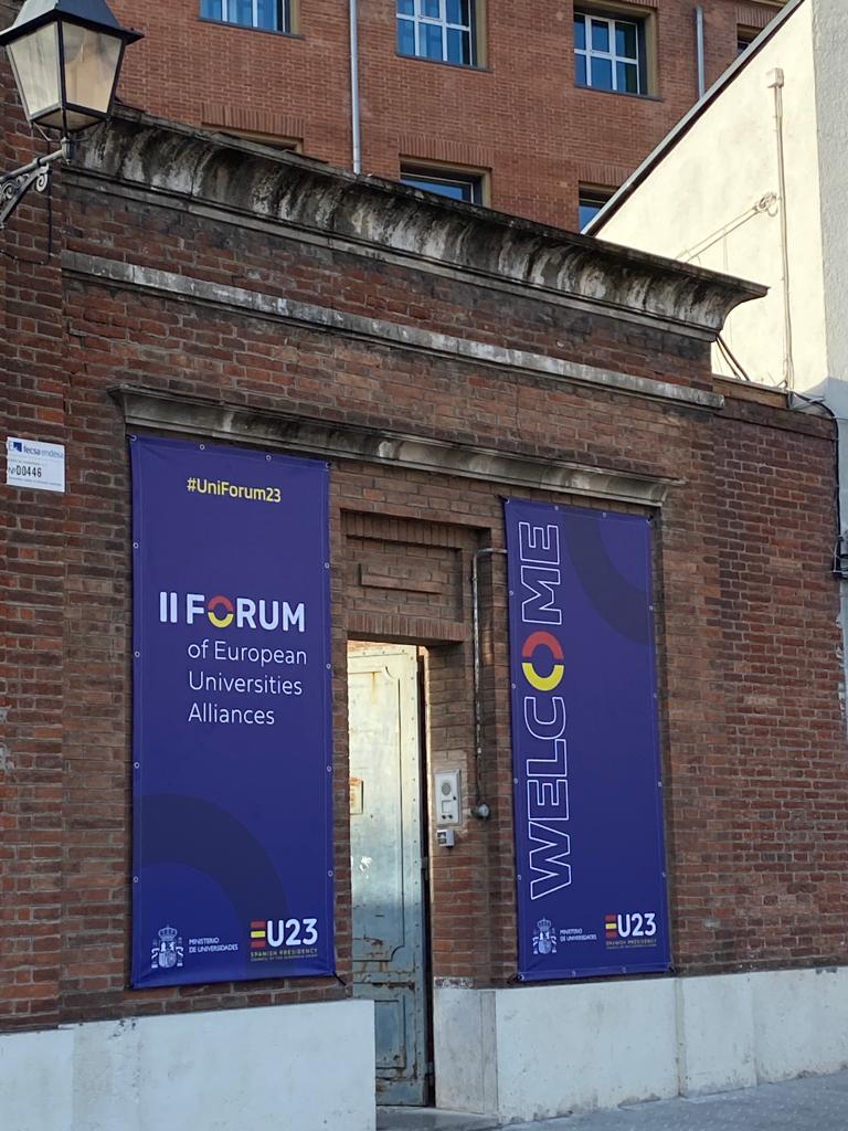 CIVICA_EU's tweet photo. "At CIVICA, research-driven impact &amp; societal inclusion are key." 🌍🤝

🇪🇺📚 #UniForum23 Prof. @CarstenQSchneid  @ceu emphasizes #EuropeanUniversities' core values: #AcademicFreedom &amp; autonomy. National governments must align with these principles in the EU &amp; beyond! https://t.co/IPBWg7gTed