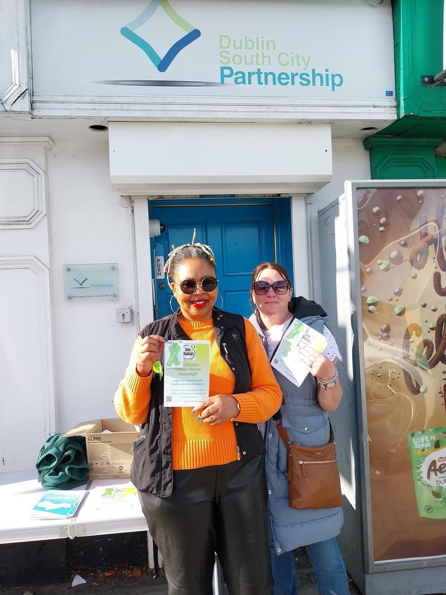 CityPartnership's tweet photo. A morning of local community engagement and also promoting See Change green ribbon campaign.

#mentalhealthawareness
#community #dublinsouthcitypartnership https://t.co/AIqgiXkBud