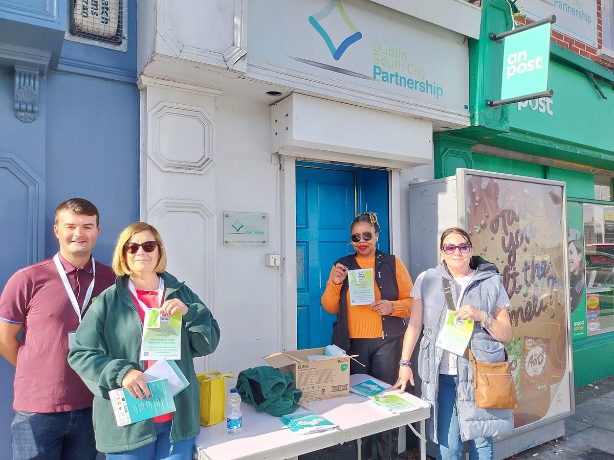 CityPartnership's tweet photo. A morning of local community engagement and also promoting See Change green ribbon campaign.

#mentalhealthawareness
#community #dublinsouthcitypartnership https://t.co/AIqgiXkBud