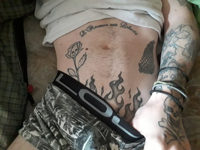 uso y recomiendo tatuajes en la zona &iacute;ntima como herramienta para combatir bajo autoestima https://t<a href="/tag/nuevafotodeperfil"class="tags"><span>#nuevafotodeperfil</span></a>