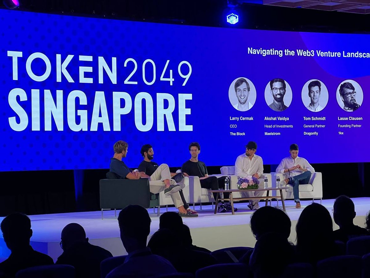 MechcraftWorld's tweet photo. Are you around #Token2049Singapore 👀👀

Say hi with us if you are there👋👋

#MechcraftxToken2049Singapore https://t.co/tvFnlqXHfZ