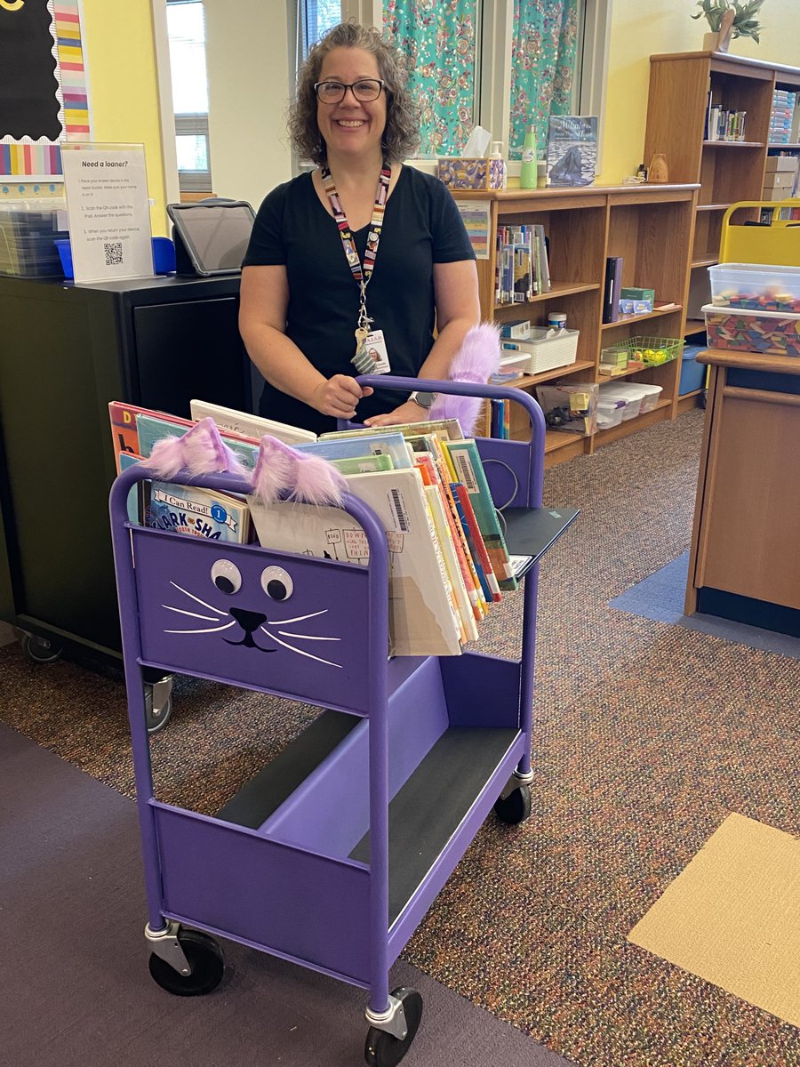 Mrs Durbin is heading to 1st grade with the Bobcat Book Bus! 🐾⁦@BaldwinBobcats⁩ ⁦@BaldwinReads⁩ #RoadToSuccess #Readers4Life