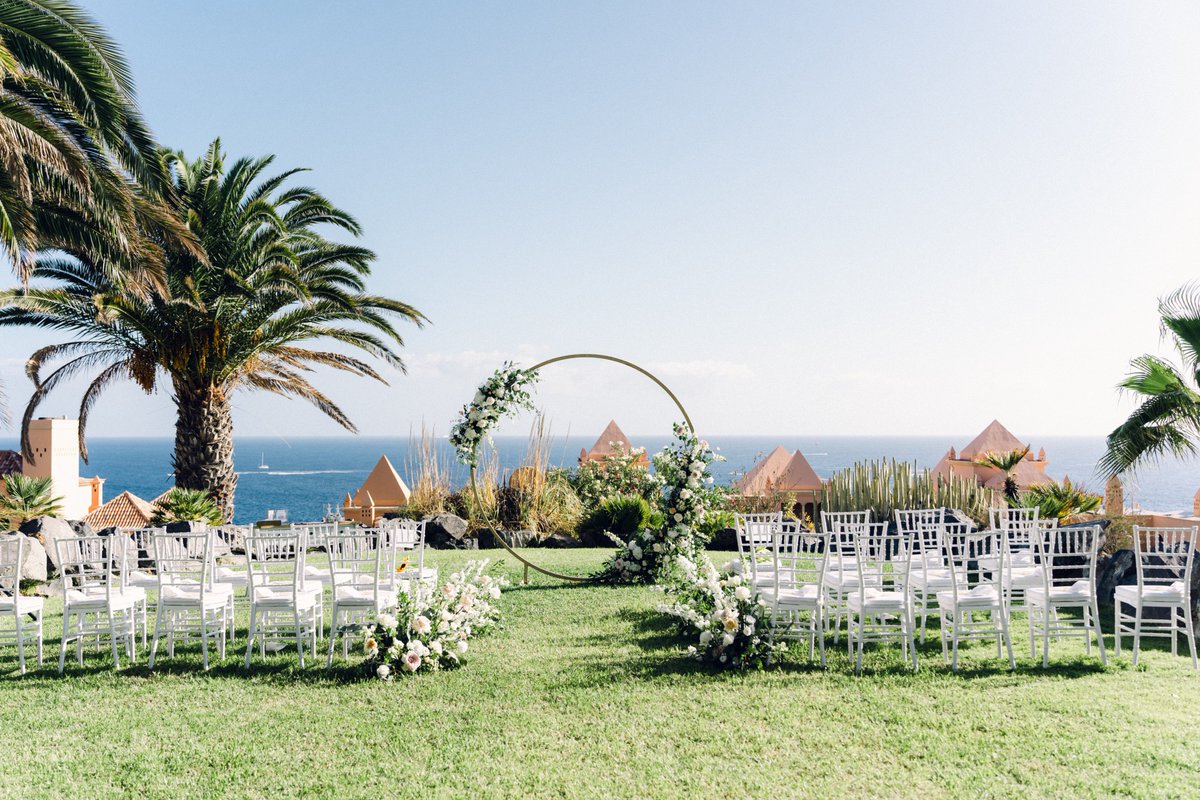 Vincci_Expert's tweet photo. ¿Organizar una #boda en un lugar de ensueño? Tenemos el sitio perfecto: Vincci Selección La Plantación #Tenerife 5*. En un marco tan exquisito como este, ¿quién duda que todo saldrá perfecto? 🤩

👉+ info: https://t.co/W4r2OpPbrr

📸: BareFoot Bride Tenerife https://t.co/5vwWFU2sw9