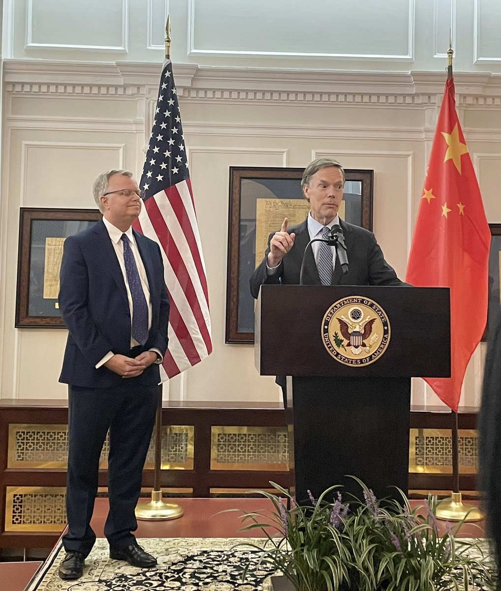 TMK_TinaManiK's tweet photo. New US CG in the house! An historic moment, as Consul-General Scott Walker, Shanghai’s 39th US CG since 1844, was sworn in by @USAmbChina in that gorgeous historic house on Huaihai. #shanghai 

(Also: why am I always looking at the wrong camera??) https://t.co/A6TVm40WTw