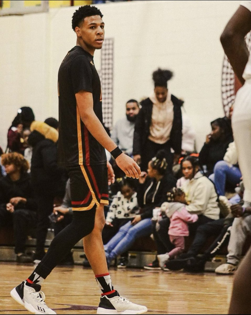 After a early morning workout at Nazareth HS.  Manhattan College has offered ‘24 Tyler Francis 6’7 SF and ‘25 Halon Rawlins 6’6 SG 📸

Francis is a athletic wing, oozing with talent. Rawlins is a POY Candidate, holding offers from Fordham University and High Point.