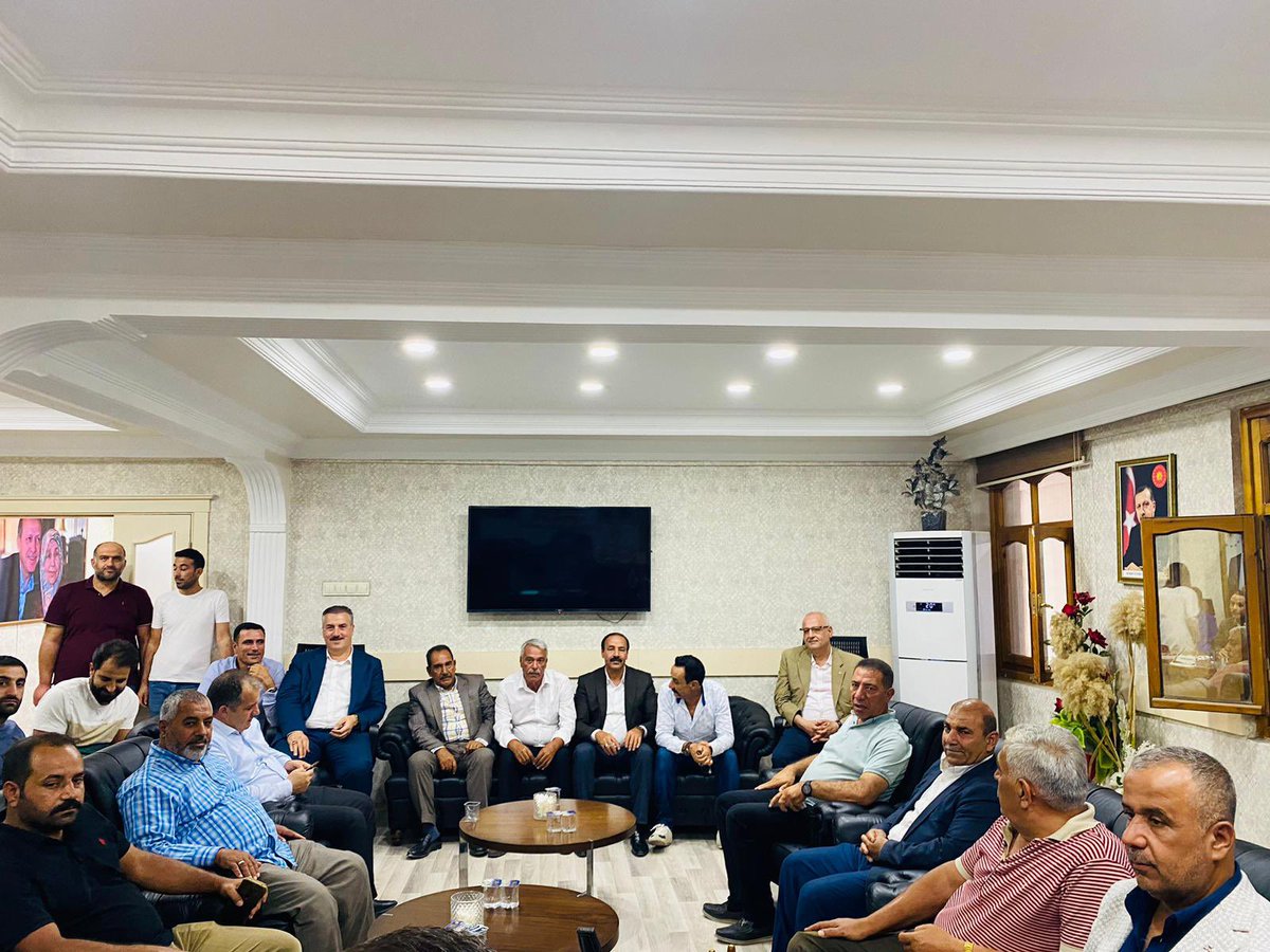 Milletvekilimiz <a href="/malicevheri/">𝐃𝐫. 𝐌𝐞𝐡𝐦𝐞𝐭 𝐀𝐥𝐢 𝐂𝐞𝐯𝐡𝐞𝐫𝐢</a> bizleri #halkınevi ilçe başkanlığımızda ziyaret ettiler.

Sn. Vekilimiz ile saha çalışmalarımız hakkında görüş alışverişinde bulunduk.

<a href="/RTErdogan/">Recep Tayyip Erdoğan</a> <a href="/bybekirbozdag/">Bekir  Bozdağ</a> <a href="/erkankandemir/">Erkan Kandemir</a> <a href="/adelioglu63/">Ali ihsan Delioğlu</a>