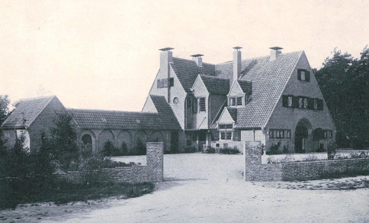 Sloop dreigt voor Villa De Bijenschans in Hilversum! Uiterst zonde en onnodig, vindt Heemschut. We verzoeken de RCE om De Bijenschans aan te wijzen als rijksmonumentaal ensemble! 
heemschut.nl/nieuws/actueel…