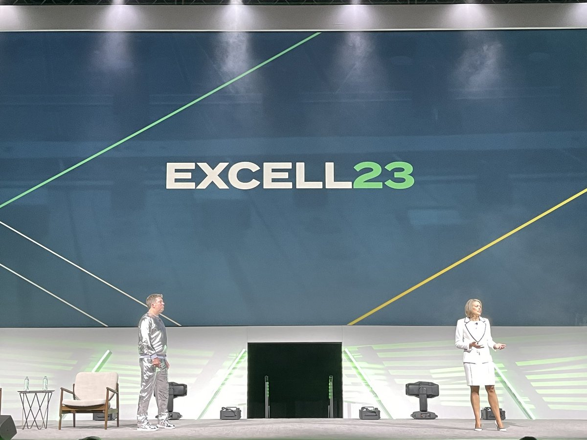 sonusvarghese's tweet image. Day 2 of #Excell, and @RyanDetrick and @TerisShepherd rocking it. 

Literally 🤘🏽🎸

@CarsonGroupLLC @CarsonResearch