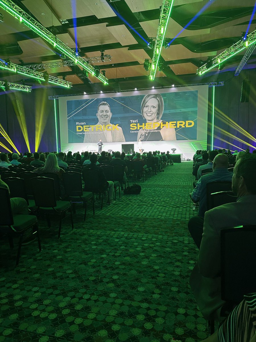 sonusvarghese's tweet image. Day 2 of #Excell, and @RyanDetrick and @TerisShepherd rocking it. 

Literally 🤘🏽🎸

@CarsonGroupLLC @CarsonResearch