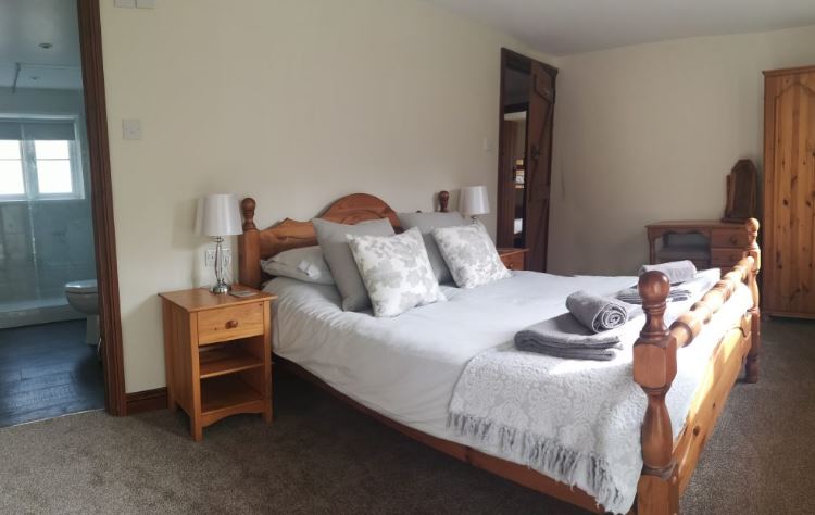 Discover the allure of Wainsford Riverside Cottages near Liskeard! 

🐶 Welcomes dogs 🐾
weacceptpets.co.uk/Cornwall/8140

#WainsfordRiversideCottages #CornishFishing #NatureRetreat #ExploreCornwall #AnglersParadise #FamilyVacation