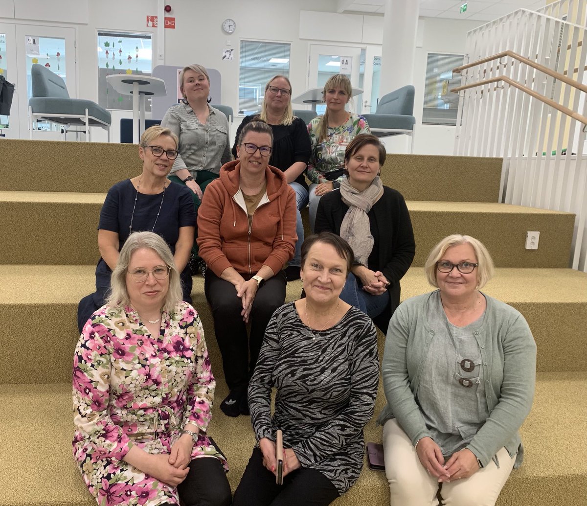 Maakunnan varhaiskasvatusjohtajia ja -päälliköitä koolla Janakkalassa. Kiitos, kun saimme tutustua uuteen eskriin ja kouluun. Mielenkiintoista oli kuulla joustavasta esi- ja alkuopetuksesta. Mukava huomata, että teillä on isot tilat 👍 #varhaiskasvatus #johtaminen