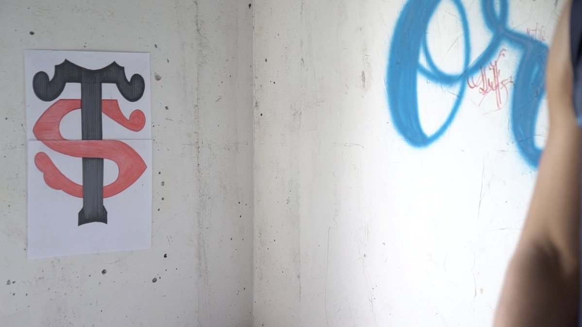 Ils viennent d'une terre de ballon rond, de quartiers pauvres de Colombie et rêvent de <a href="/top14rugby/">TOP 14 Rugby</a>, du <a href="/StadeToulousain/">Stade Toulousain</a>, du <a href="/RCTofficiel/">RCT – Rugby Club Toulonnais</a>... Samedi, ils assisteront à Chili-Samoa à #Bordeaux. Une aventure qu'on vous raconte ici f24.my/9mjP.T #rugbyworldcup2023