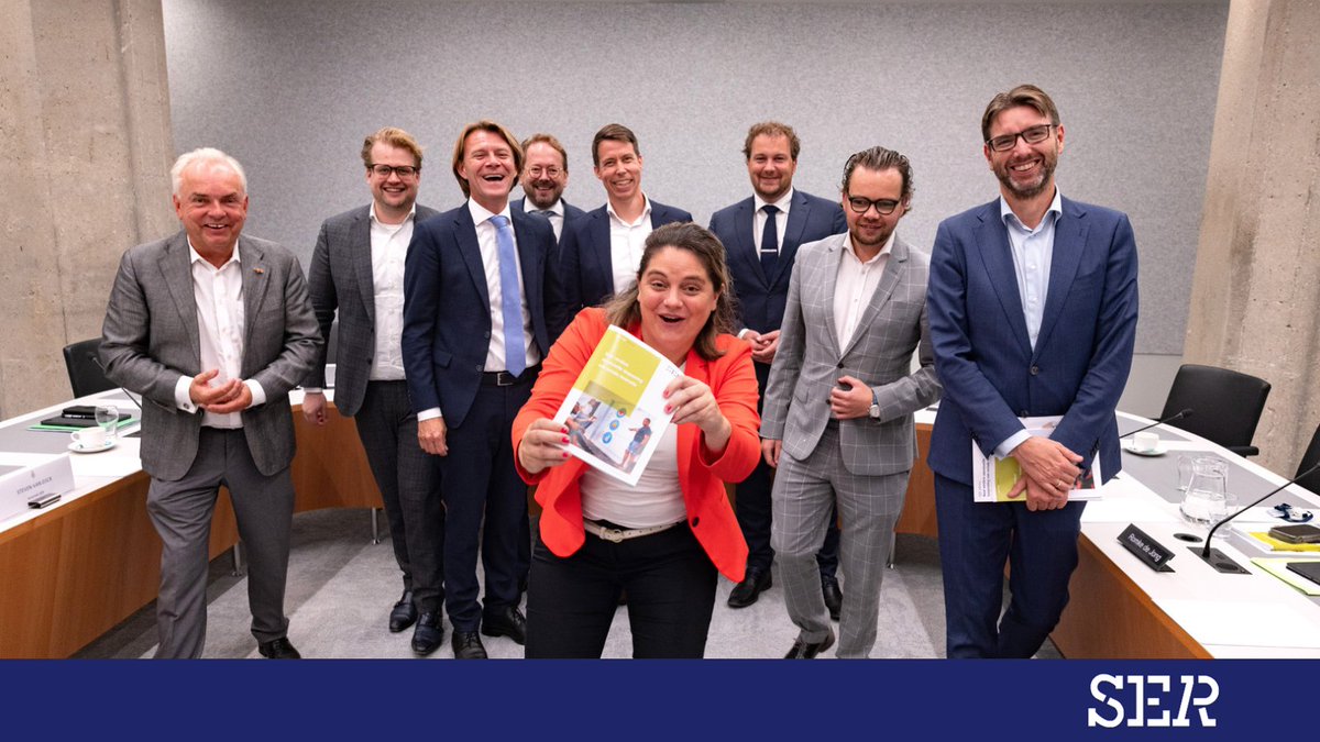 Sociaal-Economische Raad (SER) (@ser_nl) on Twitter photo “Sociale innovatie is de menselijke kant van technologische innovatie. De kern is het gesprek tussen werkgevers en werknemers” - Kim Putters, Voorzitter SER.
Vandaag sprak <a href="/kimputters/">Kim Putters</a> verschillende Kamerleden over "Naar verdere succesvolle toepassing van sociale innovatie" “Sociale innovatie is de menselijke kant van technologische innovatie. De kern is het gesprek tussen werkgevers en werknemers” - Kim Putters, Voorzitter SER.
Vandaag sprak <a href="/kimputters/">Kim Putters</a> verschillende Kamerleden over "Naar verdere succesvolle toepassing van sociale innovatie"